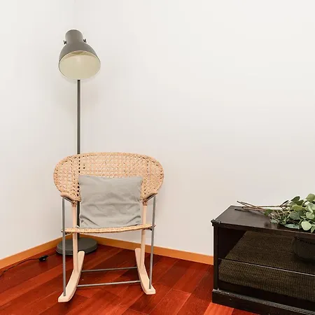 Modern 3 Bedroom Near The Airport Апартаменты