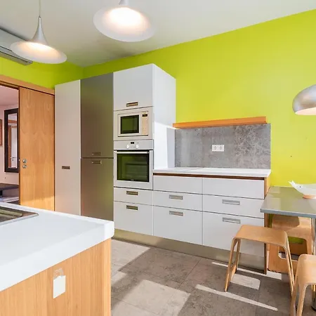 Apartman Modern 3 Bedroom Near The Airport Lisboa